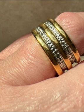 Gold and Silver Tone Multiple-Row Ring Size 4.75